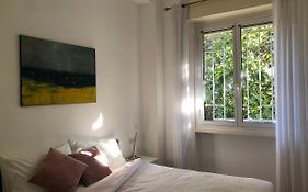 Lovely 2 Room Apartment With Small Garden