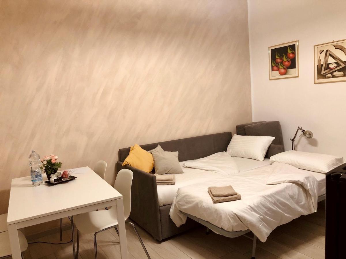 Lovely 2 Room Apartment With Small Garden Milano Exteriör bild