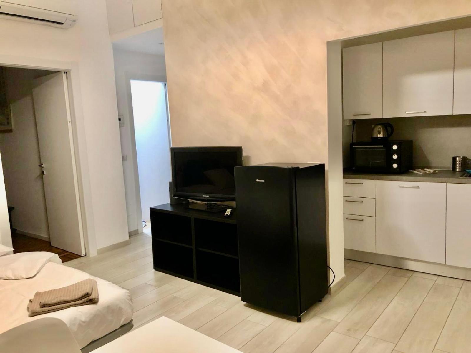 Lovely 2 Room Apartment With Small Garden Milano Exteriör bild